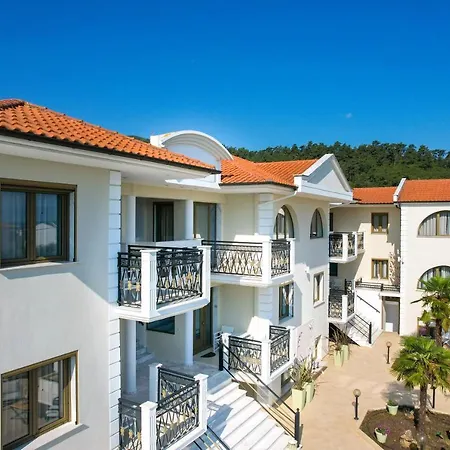 Maryan Apartment